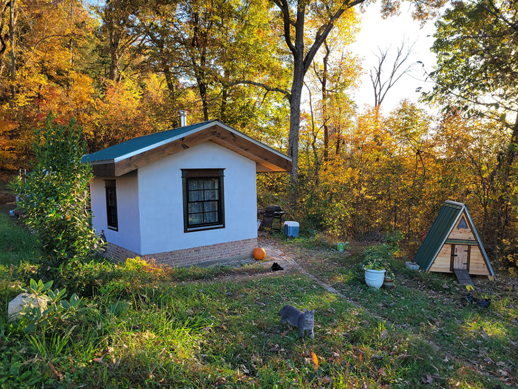 tiny cob house straw clay house